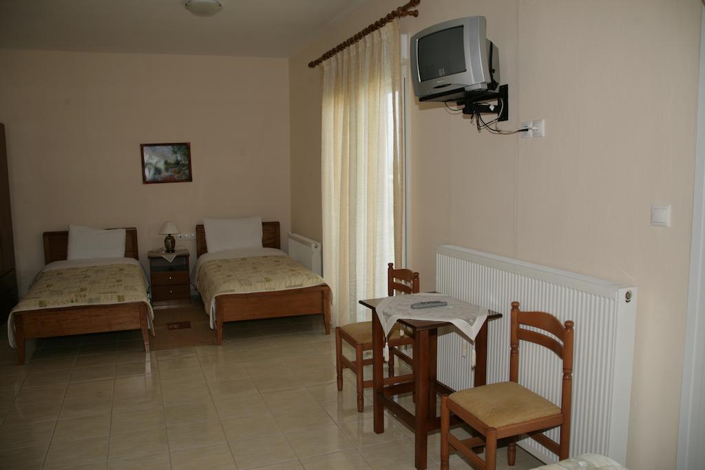 Elanthi Hostel 卡斯托里亚 外观 照片