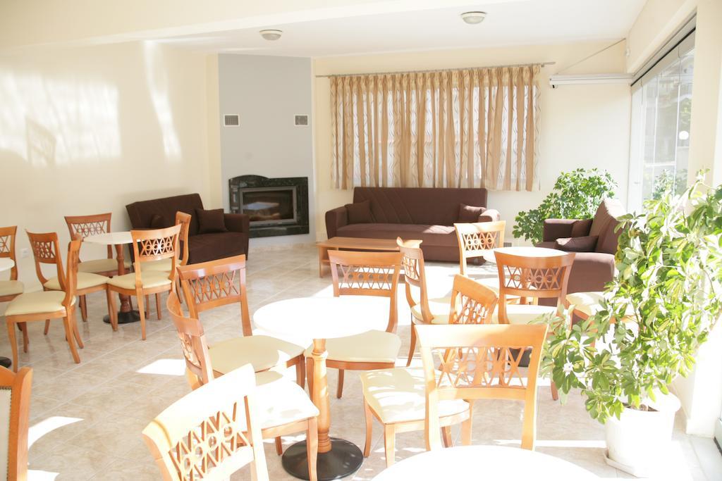 Elanthi Hostel 卡斯托里亚 外观 照片